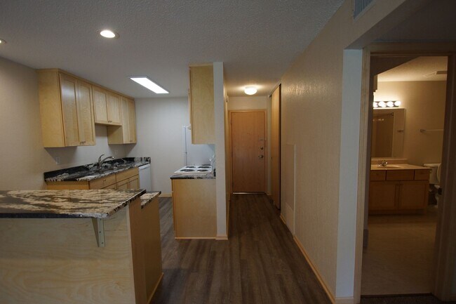 Building Photo - Modern First-Floor One Bedroom with In-Unit Laundry