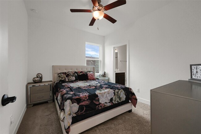Building Photo - 28206 Clear Breeze Ct