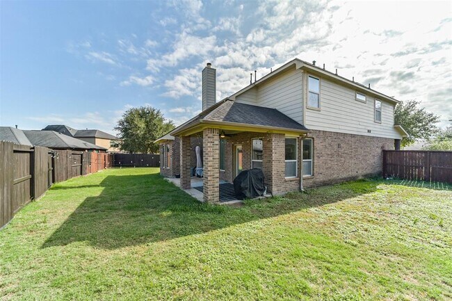 Building Photo - 6207 Holly Oaks Court