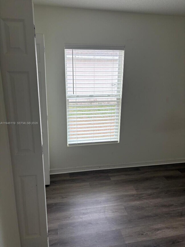 Building Photo - 579 NW North Macedo Blvd