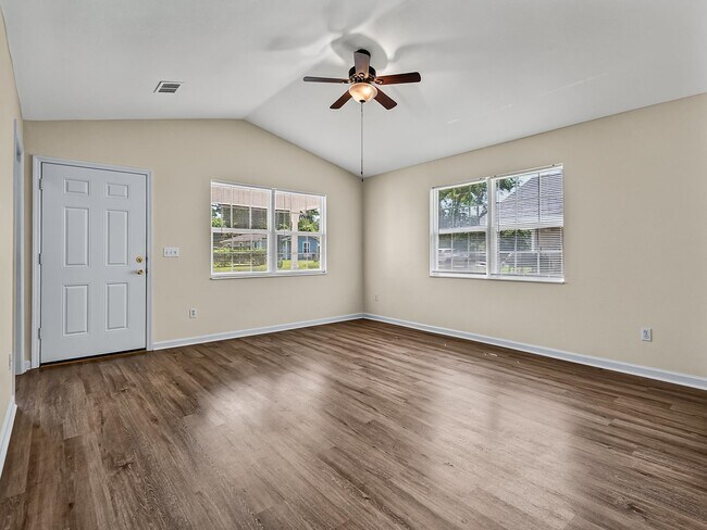 Building Photo - 96 Cochise St
