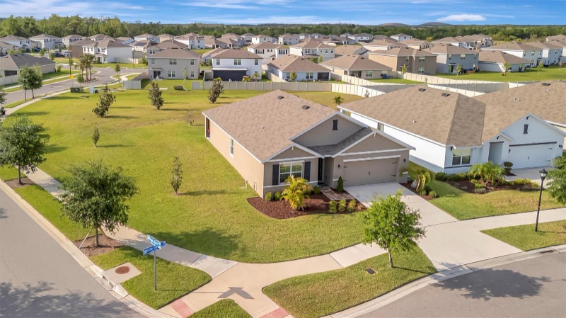 Building Photo - 16341 Little Garden Dr