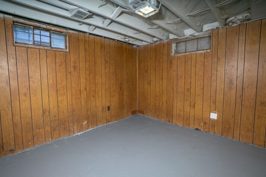 Building Photo - 12039 Lauder St
