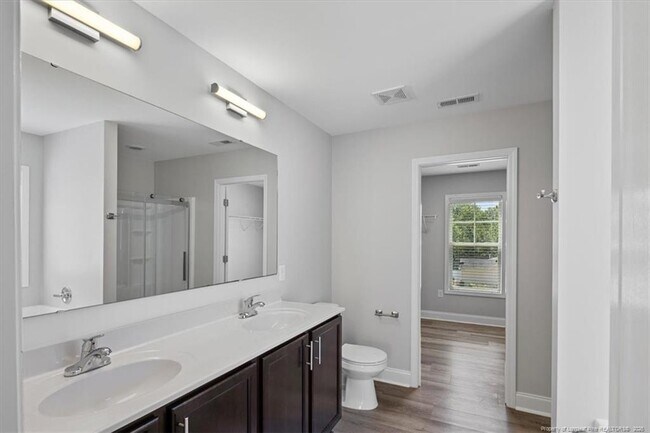 Building Photo - 134 Huzzas Cir