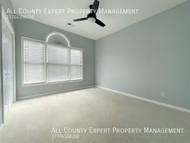 Building Photo - 110 Pinion Cir
