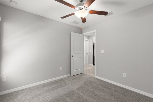 Building Photo - LIKE NEW Home for Rent in Cypress Mill!