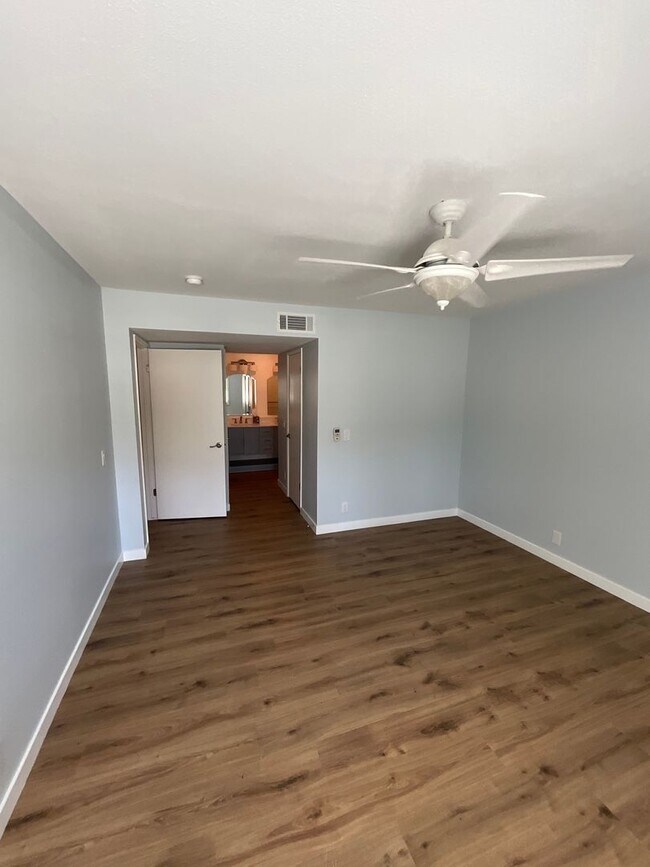 Building Photo - 1702 Capri Cir