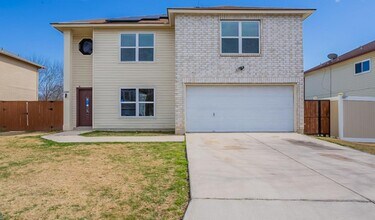 Building Photo - Charming 5-Bedroom Home in a Prime San Antonio Location!