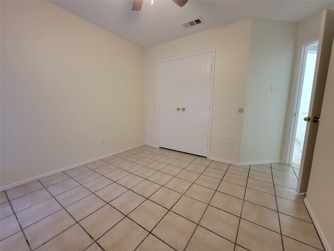 Building Photo - 108 Roosevelt Ct