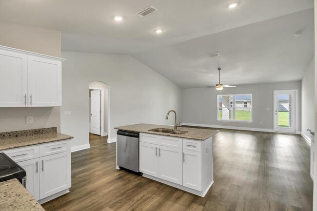 Building Photo - 3840 Redbud Wy