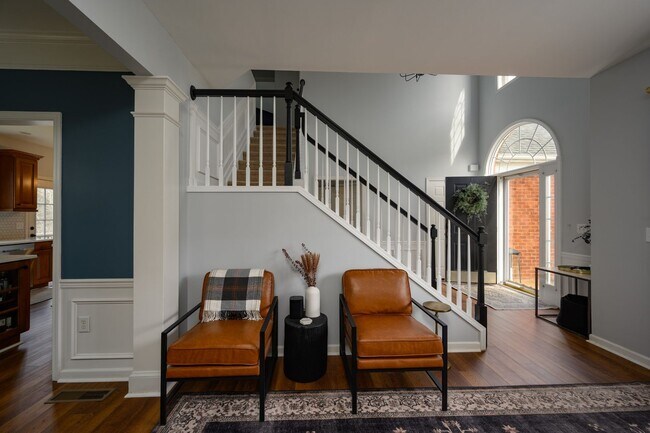 Building Photo - **UPDATED BRENTWOOD HOME THAT DOESN'T FEEL LIKE A RENTAL**