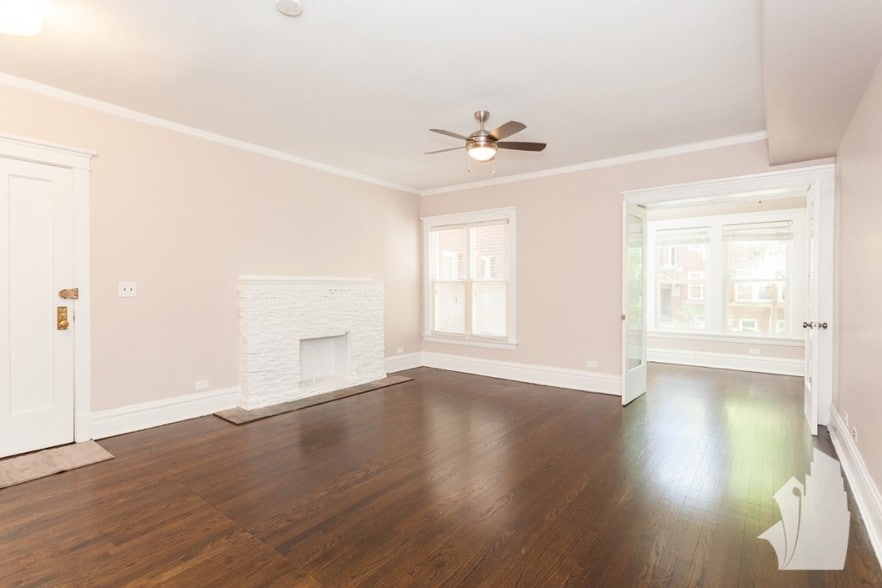 Building Photo - 729 W Buckingham Pl