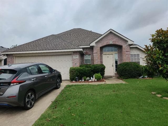 Building Photo - 2209 Spruce Cir