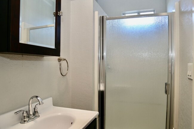 Building Photo - SO close to the beach and PCH - 3 Bedrooms...