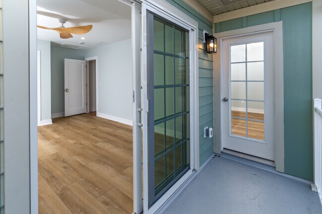 Building Photo - 17 Wilson St