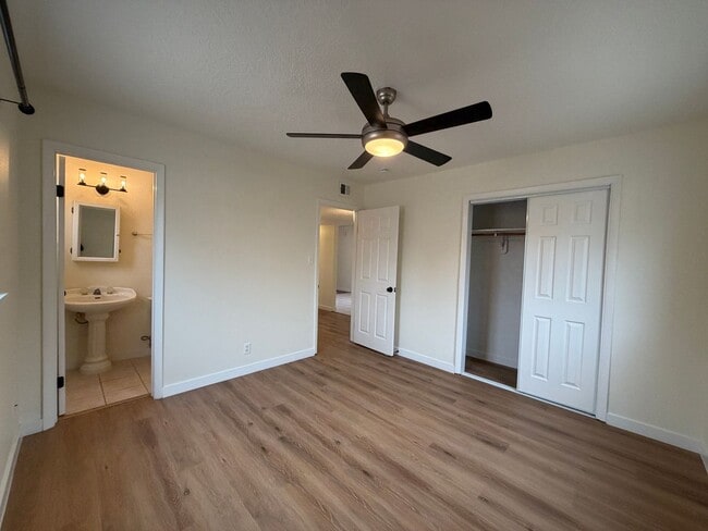 Building Photo - 3 Bedroom Single Story Home Available Near Constitution Ave NE & San Pedro Dr NE!