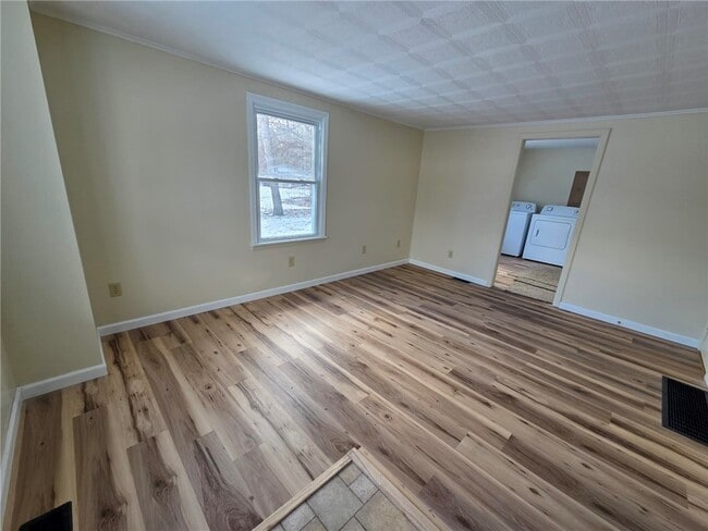 Building Photo - 252 A Allen St