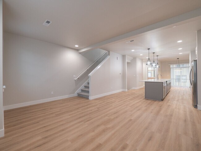 Building Photo - 9381 SW Eunice Ln