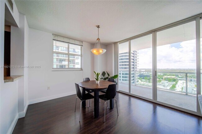 Building Photo - 1250 S Miami Ave