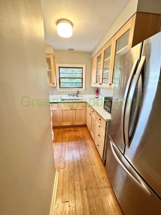 Building Photo - Cute 2-Bedroom Cottage by OHSU on the Hill...