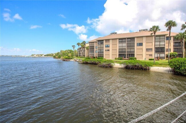 Building Photo - 4540 NE Sandpebble Trce