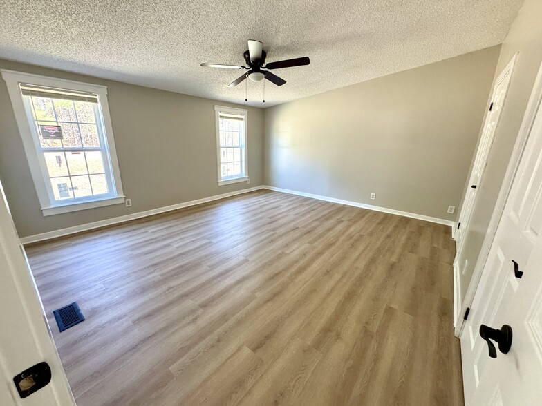 Primary Bedroom - 525 Horsefly Rd