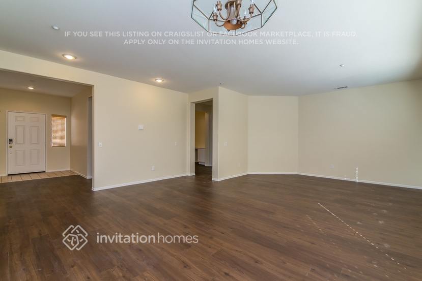 Building Photo - 7833 Calle Del Rio St