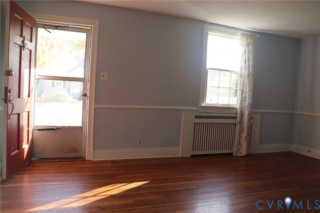 Building Photo - 2628 Kenwood Ave