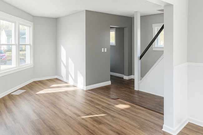 Building Photo - Charming 2BR Home Near Lake Erie – $1,149/month