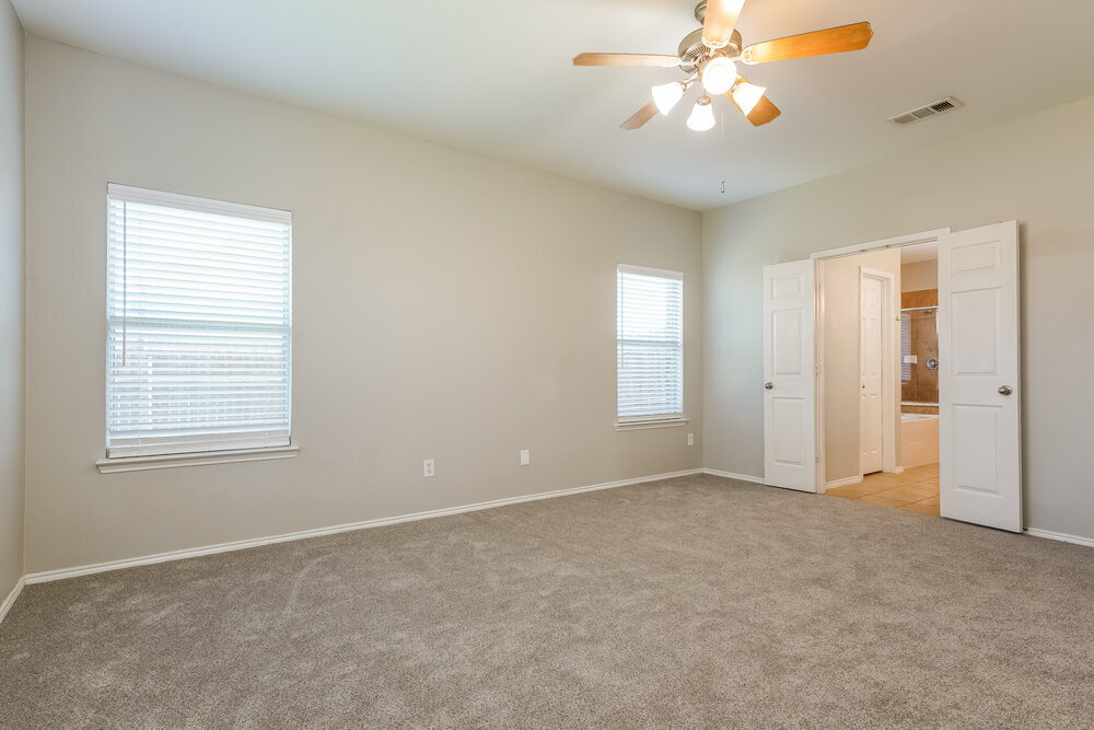 Building Photo - 925 Trailwood Dr