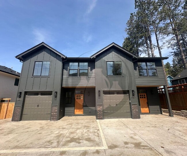 Primary Photo - Talloc Ave SE Duplex
