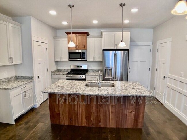 Building Photo - 269 E Ellen Ln