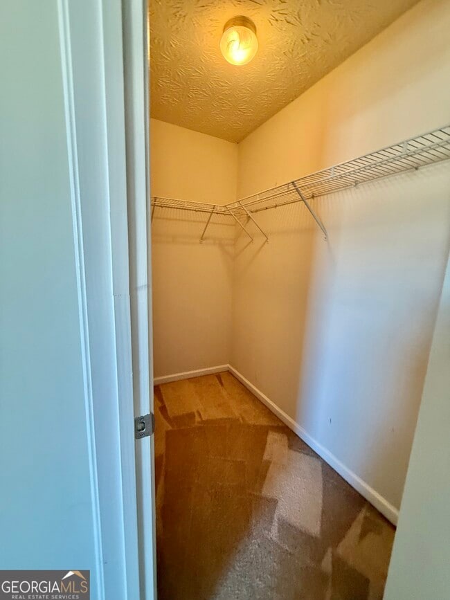 Building Photo - 6327 Ellenwood Dr