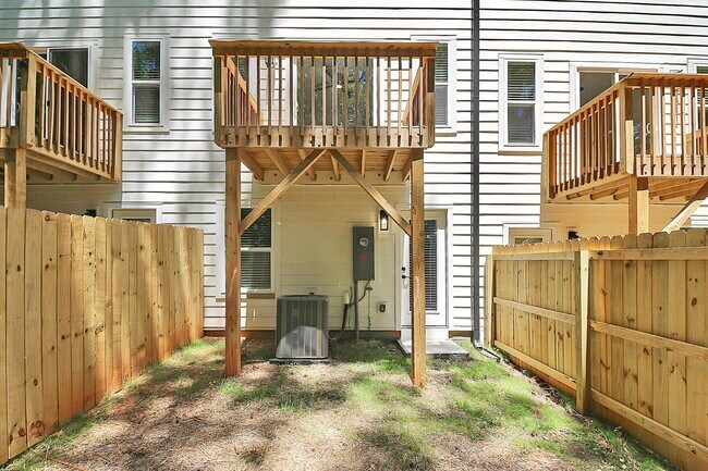 Deck - 2613 Dr Carver Rd