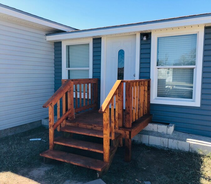 Building Photo - 3621 Spruce Ave