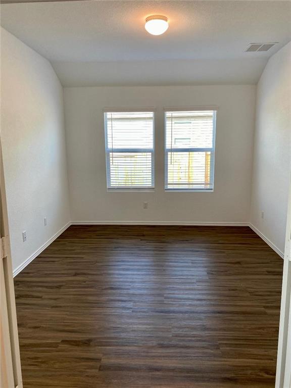 Building Photo - 215 Chickasaw Ln