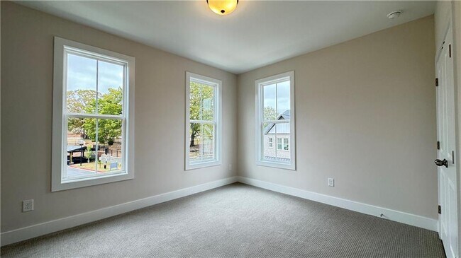 Building Photo - 2611 Alcovy Trl NE