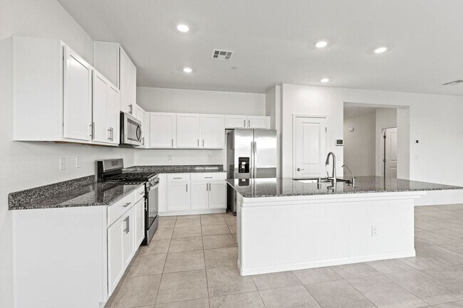 Building Photo - Newly Built 6 Bed / 2.5 Bath Single-Family Home with Upgraded Kitchen and Fully Fenced Yard in So...