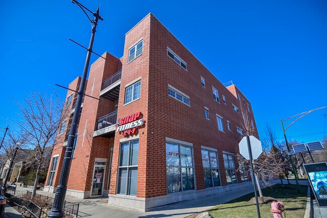 Primary Photo - 4006 N Kilbourn Ave