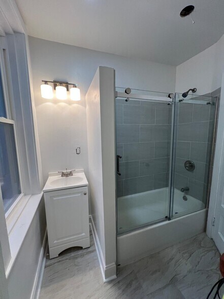 Building Photo - 3127 N 25th St