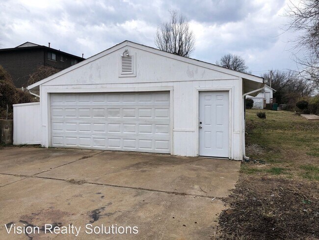 Building Photo - 2 br, 1 bath House - 444 Chambers Road
