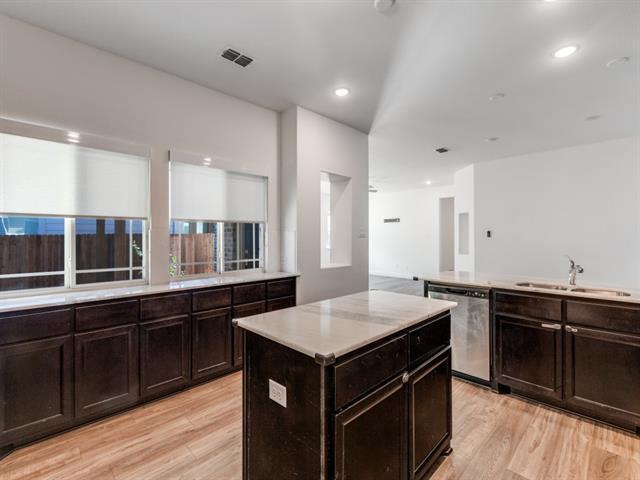 Building Photo - 532 Val Verde St