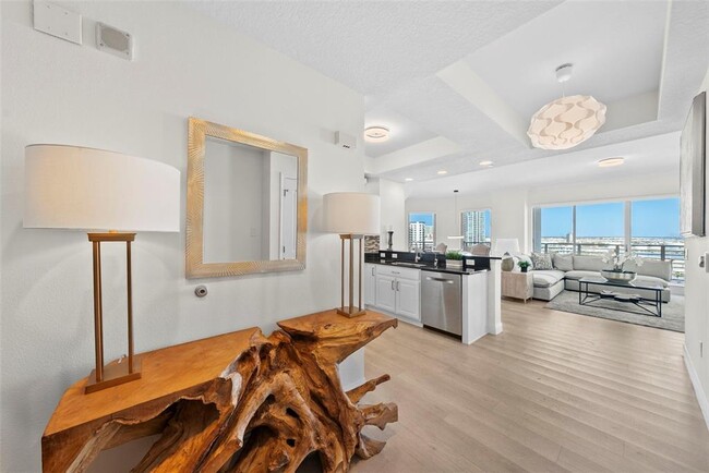 Building Photo - 449 S 12th St