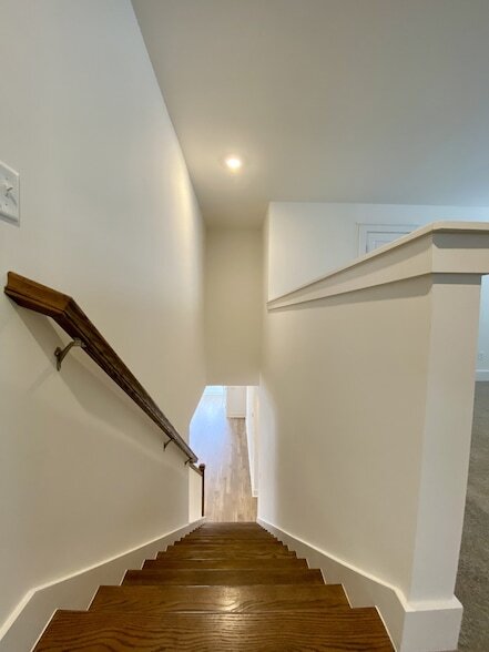 Building Photo - 647 Conifer Dr