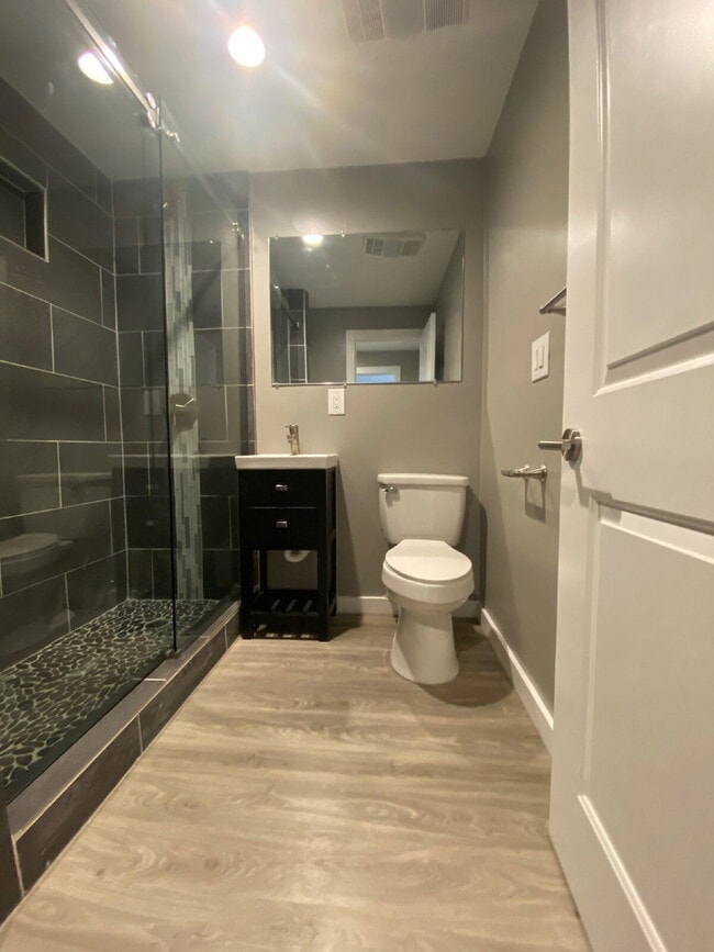 Building Photo - 7132 47th Ave SW