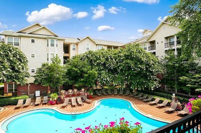 Building Photo - 1580 Spring Gate Dr