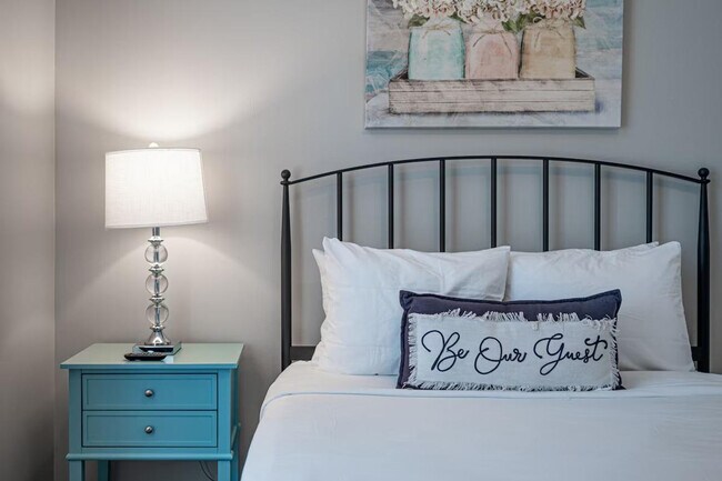 Building Photo - 11 Cobblestone Dr NW