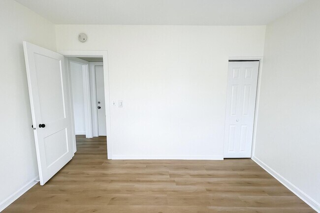 Building Photo - 623 Park Pl