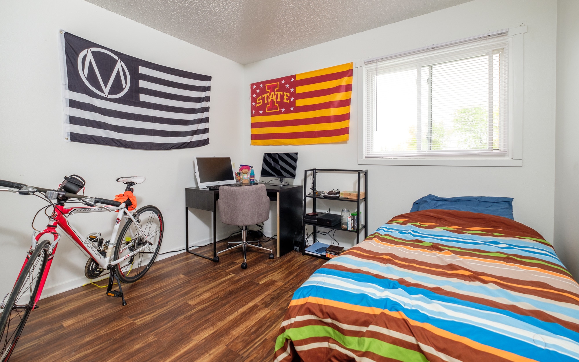 Building Photo - 204 Oak Blvd