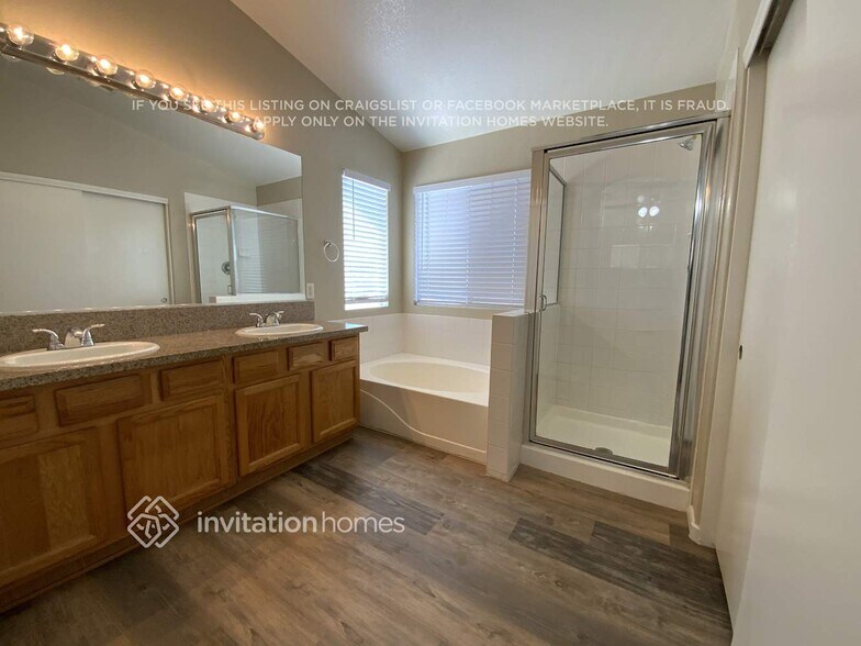 Building Photo - 1847 E Quartz Landing Ave